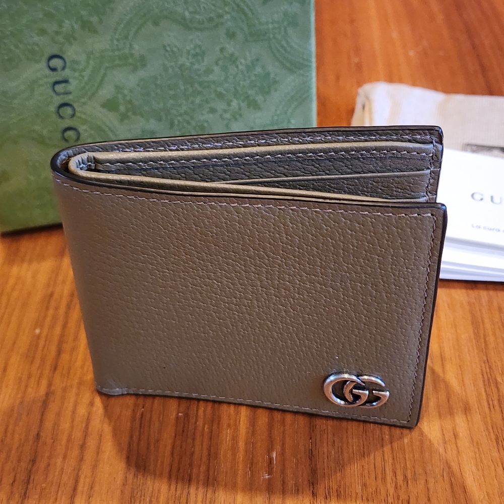 Brand New Gucci Men's Leather GG Logo Bi fold Wallet Green - Picture 2 of 11
